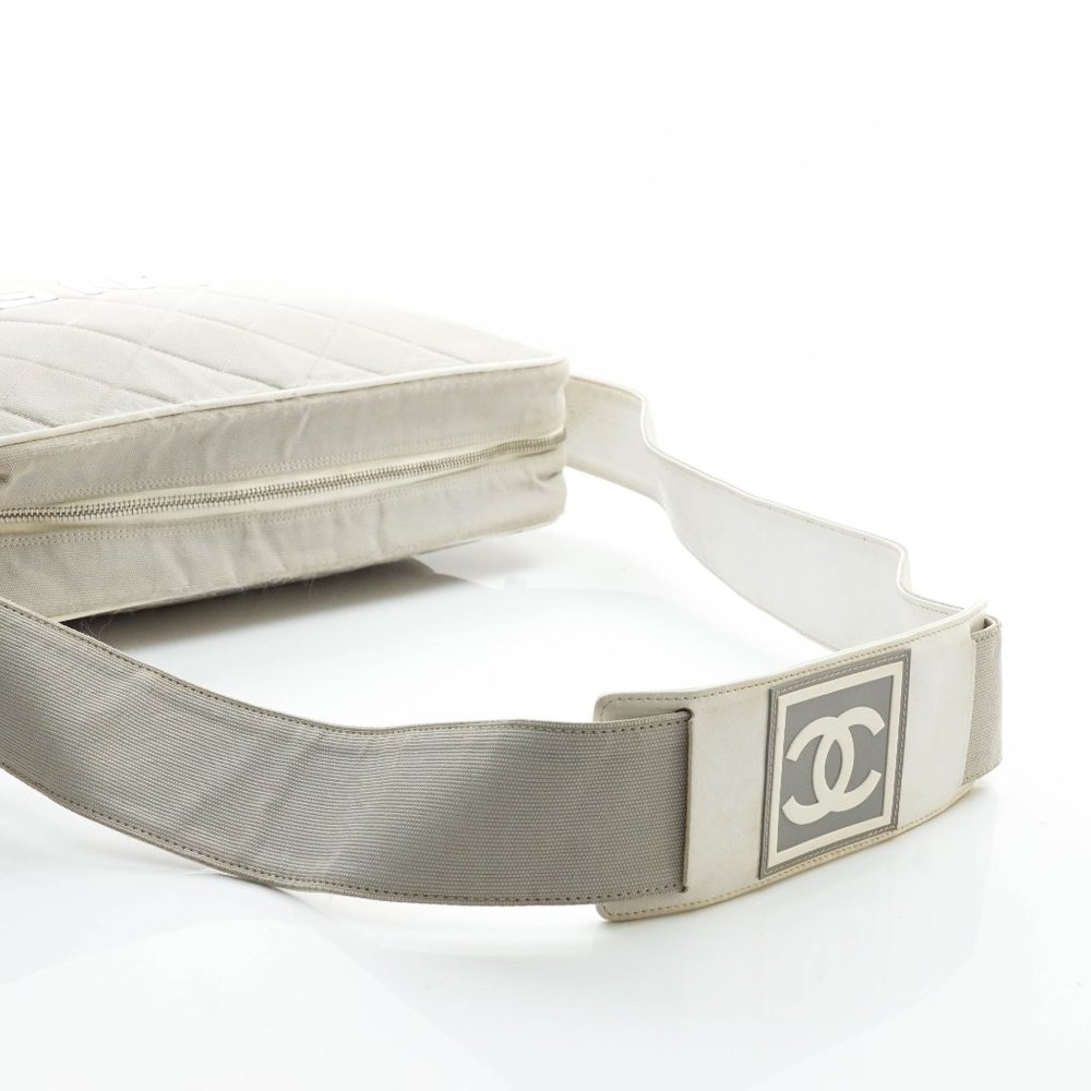 Auth Chanel Shoulder Bag Gray Canvas #14105C40 - Picture 5 of 15